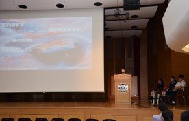 Bible Message by Ms. Athena Ng (Alumna, Deputy General Manager, Corporate Communications Department, China Overseas Land & Investment Limited)